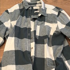 Universal Thread Blue and White Plaid Button-Down Shirt
